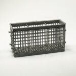 Middle silverware basket